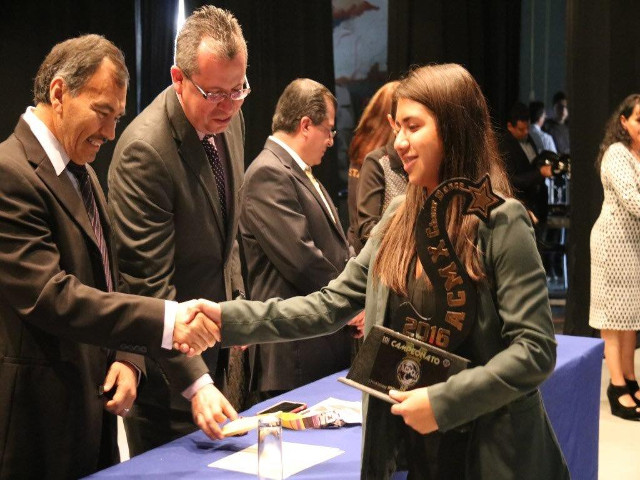 Entrega de reconocimientos (1)
