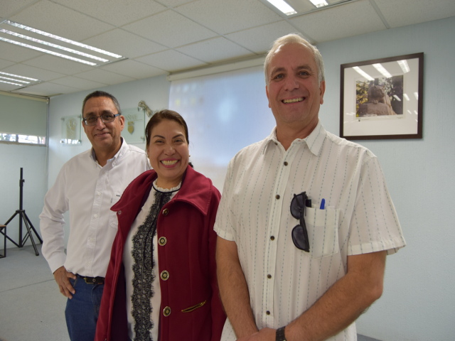 Participantes en el desarrollo del programa, Dr. Núñez Palenius (derecha)-