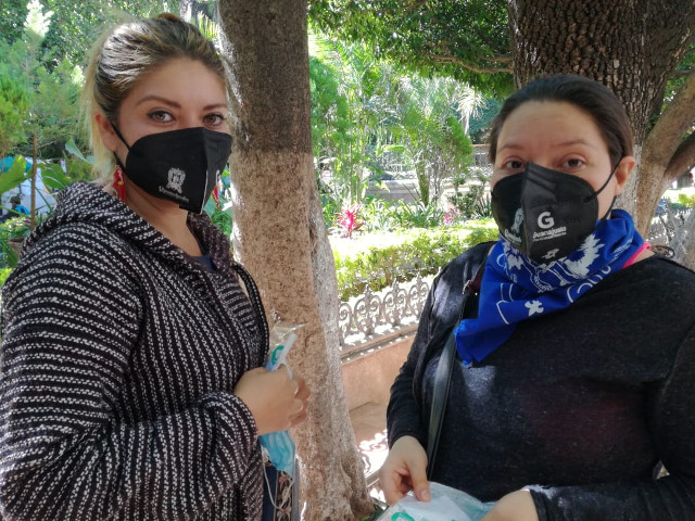 Entrega de cubrebocas a turistas 3