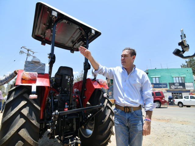 ENTREGA TRACTOR (1)