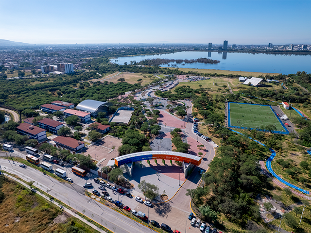 LEON OUTDOOR