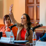 mesa mujeres