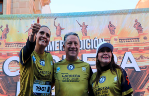 Participa Samantha Smith en el banderazo de salida de la Carrera de la Fiscalía General del Estado
