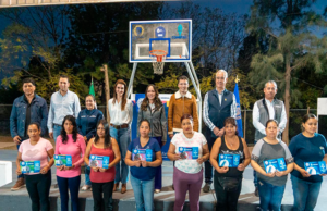 Entrega Samantha Smith apoyos sociales que cambian vidas