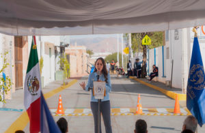 Inaugura Samantha Smith pavimentación de calle en Puentecillas