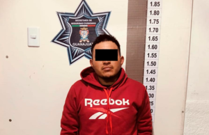 Policía de la capital recupera vehículo con reporte de robo y frustra asalto a comercio; tres personas fueron detenidas