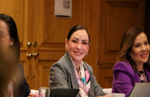 Acompaña Samantha Smith la Asamblea General Extraordinaria de 10, 000 Mujeres Unidas por México
