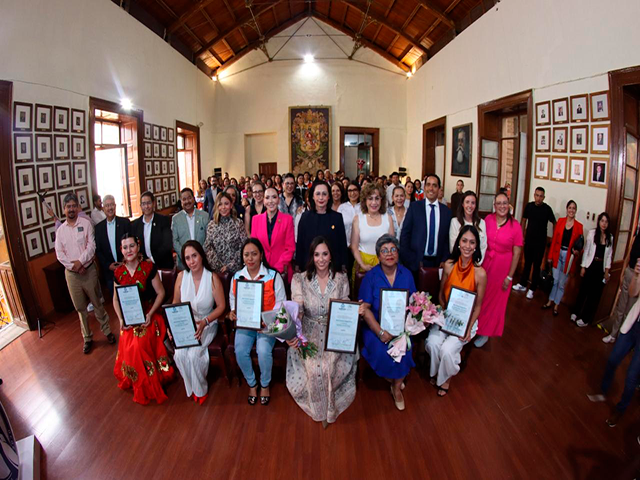 MUJERES MINERIA