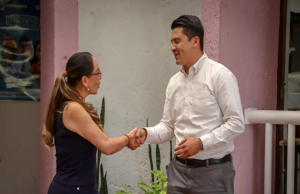 Designa Samantha Smith a Jorge Torres como director general de Desarrollo Social