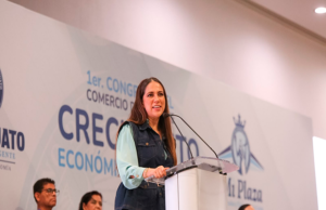 Inaugura Gobernadora Primer Congreso del Comercio de la Gente