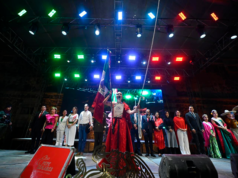 Retumba la Alhóndiga de Granaditas con el Grito de Independencia encabezado por Samantha Smith