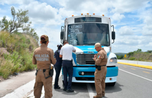 Suspenden a operadores de transporte público tras protagonizar pelea en vía pública